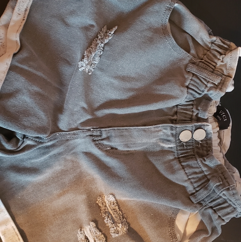 *2/$40* Vici high waisted paper bag shorts
